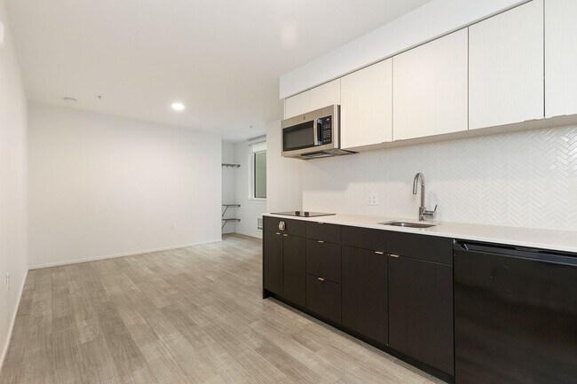 Interior Photo - Pike Flats