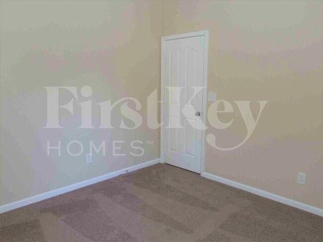 Building Photo - 8019 Bushy Creek Dr