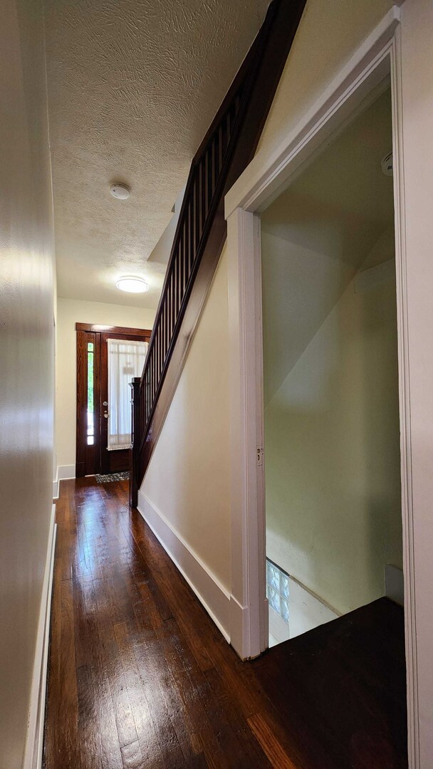 Building Photo - Now showing! Updated 4BR  1 bath house!