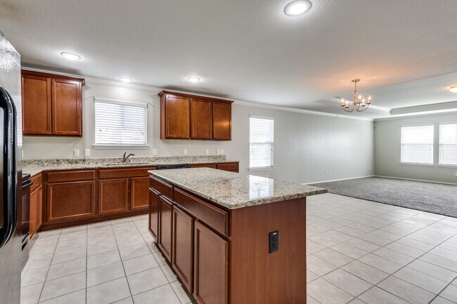 Building Photo - 1413 Lone Pine Dr