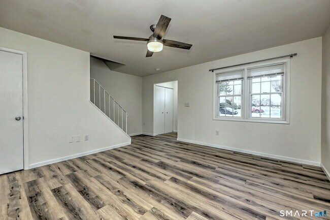 Building Photo - 65 Salem Walk