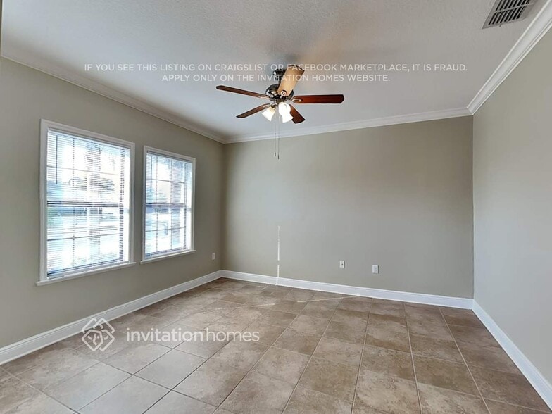 Building Photo - 7526 39th Ave E