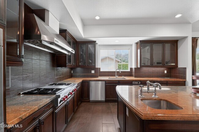 Building Photo - 9651 Sagebrush Ave