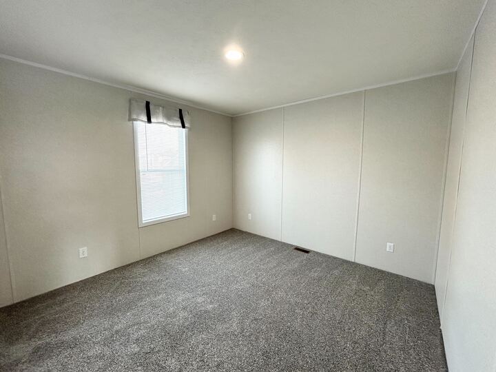 Building Photo - 29909 Flushing Dr