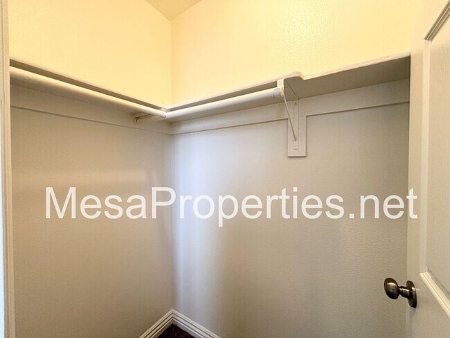 Building Photo - 15091 Brown Ln