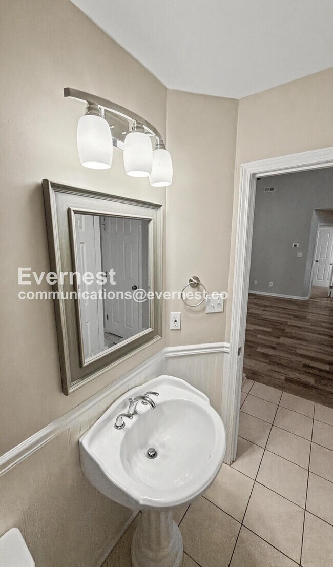 Building Photo - 2901 Old Well Ln