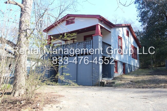 Building Photo - New On The Market!  Charming 2 bedroom 1 bath
