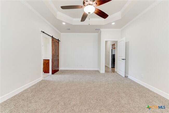 Building Photo - 1040 Vista Dr