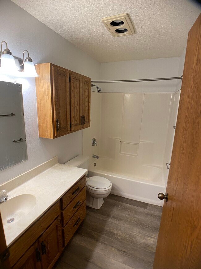 Building Photo - Kaeding Apartments - 315