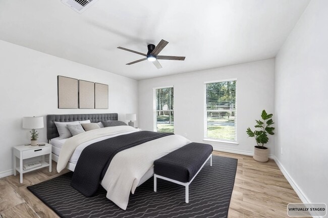 Building Photo - 3511 Tree Ln