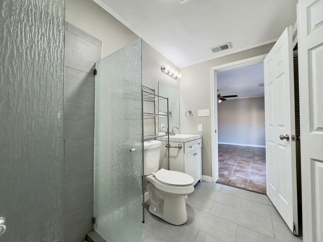 Building Photo - Rental