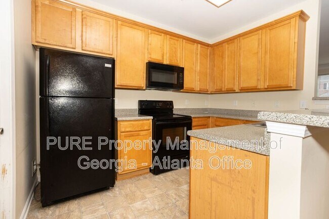 Building Photo - 1750 Heights Cir