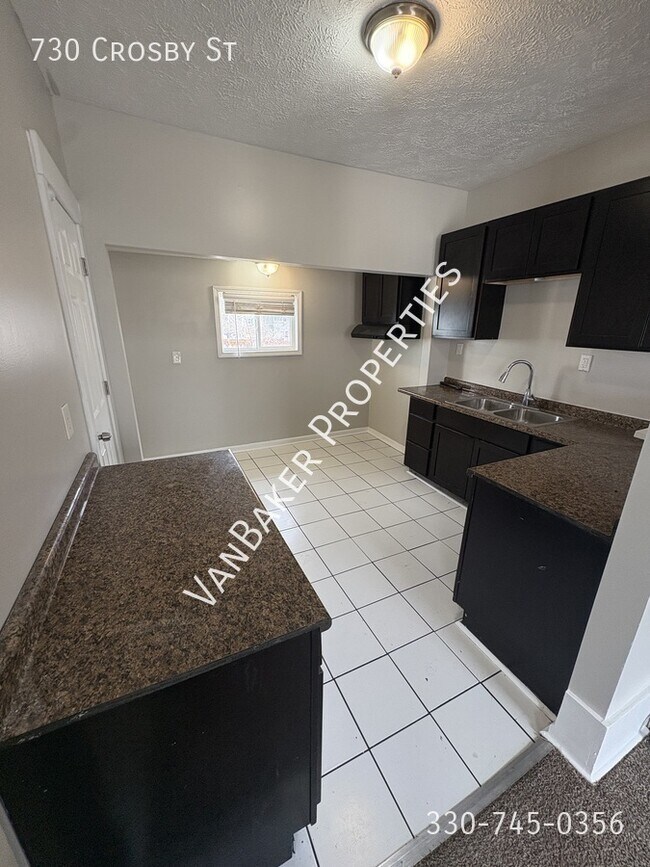 Building Photo - 730 Crosby St