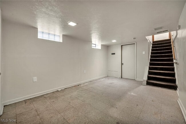 Building Photo - 10213 Dove Ave