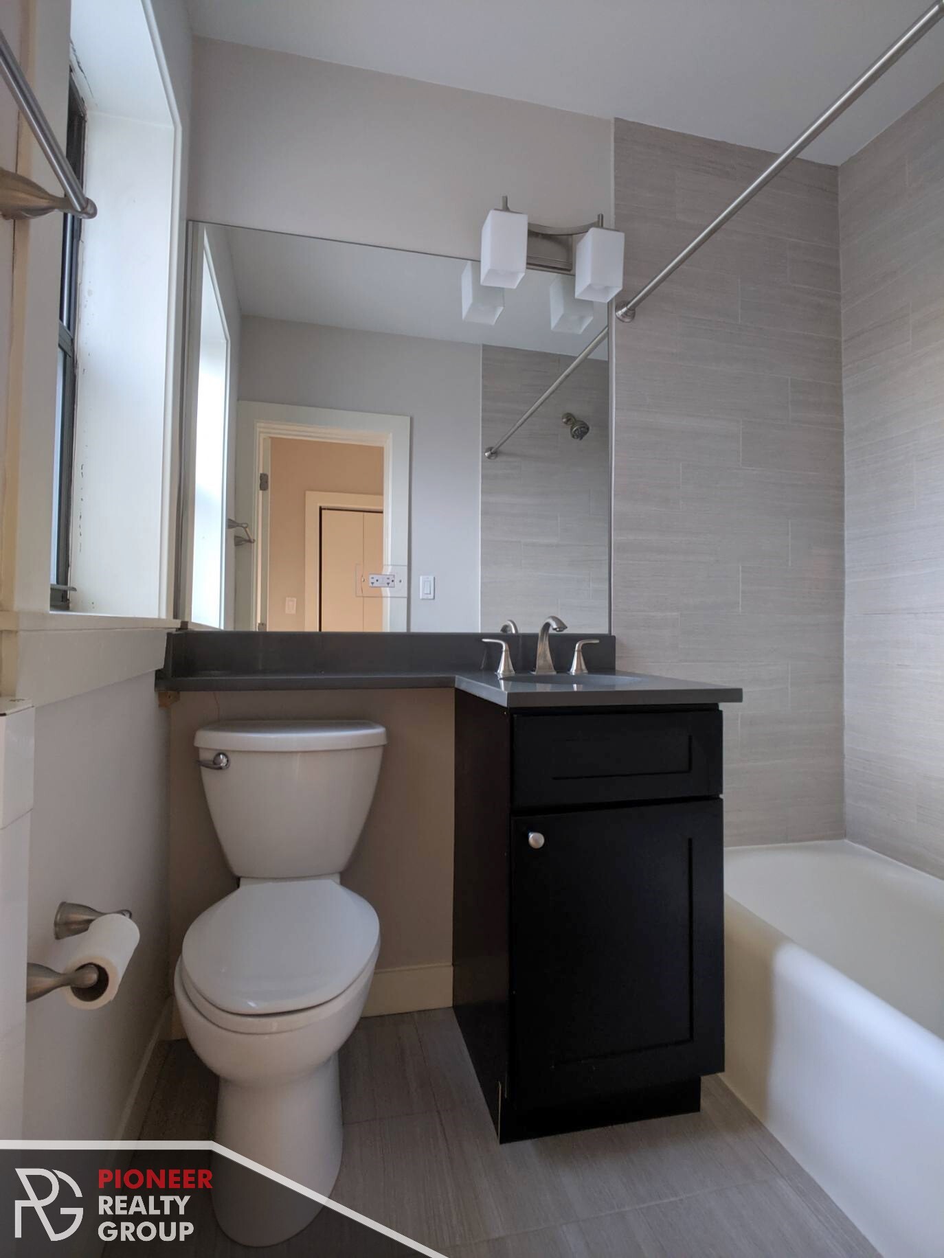 Building Photo - 2423 N Kedzie Blvd