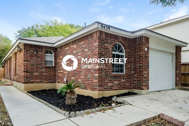 Building Photo - 3 Bedroom Pet-Friendly Home in SAN ANTONIO, TX with Main Street Renewal