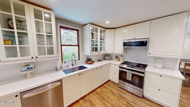 Building Photo - 30621 Sandtrap Dr