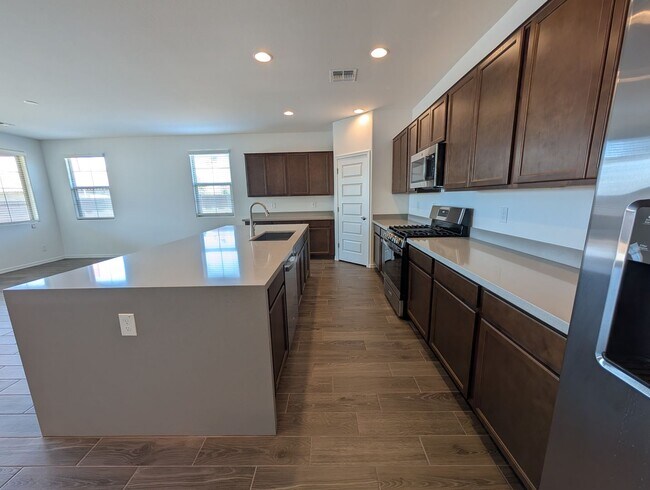 Building Photo - 4 Bedroom 3 Bathroom Parkside Los Cielos Home