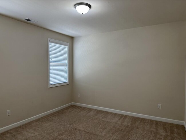 Building Photo - 7940 Pierpoint Ln
