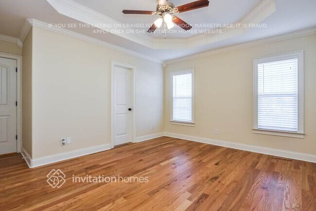 Building Photo - 111 River Knoll Dr