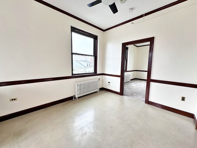 Building Photo - 154 Maverick St