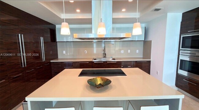 Building Photo - 150 Sunny Isles Blvd