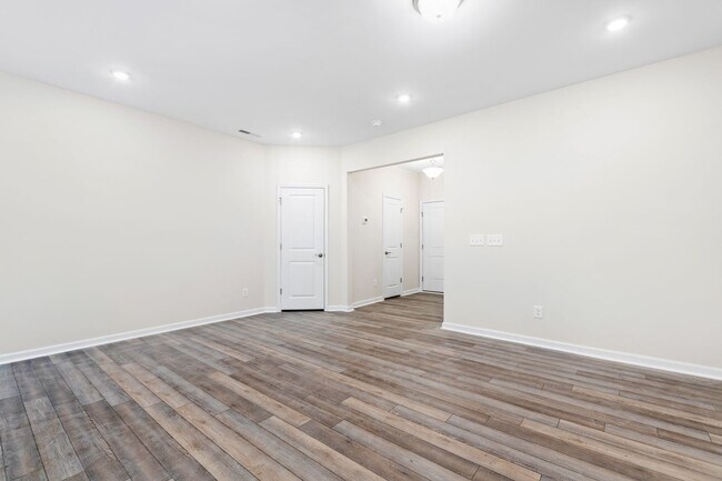 Building Photo - Modern & Charming 3-Bedroom Townhome in Durham!