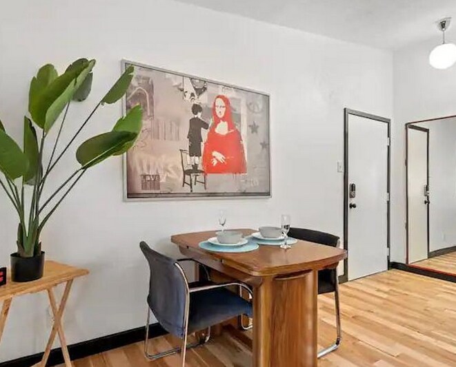 Building Photo - 2627 Douglas Ave