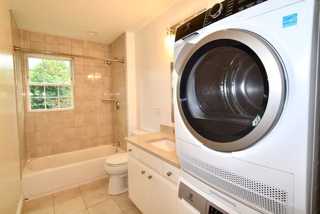 Building Photo - 98 Dean St