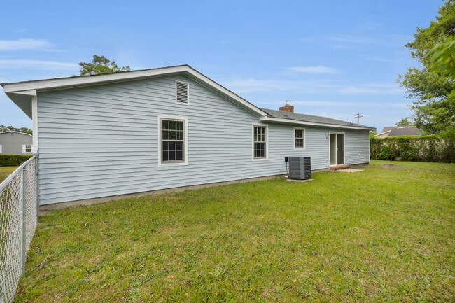 Building Photo - 120 Tar Heel Dr