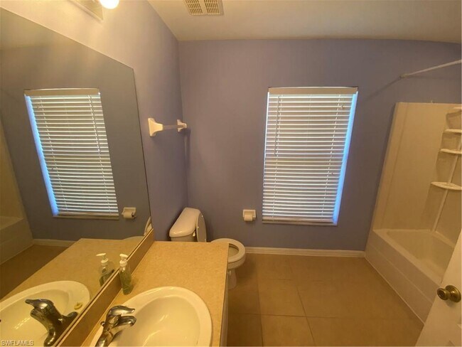 Building Photo - 816 Henry Ave