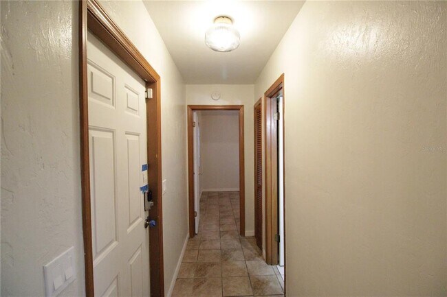 Building Photo - 900 SW 62nd Blvd