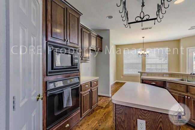 Building Photo - 1211 Limestone Creek Dr