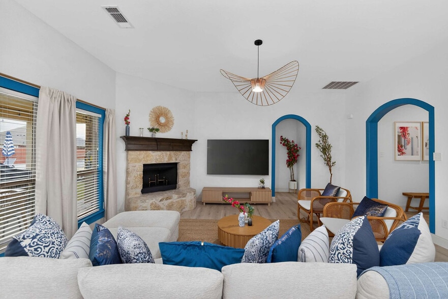 Building Photo - 1688 Pecos Ct
