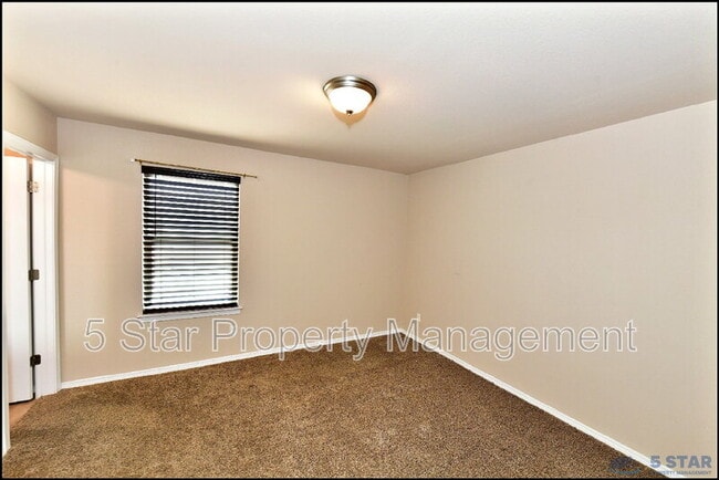 Building Photo - 916 Villa Seca Dr