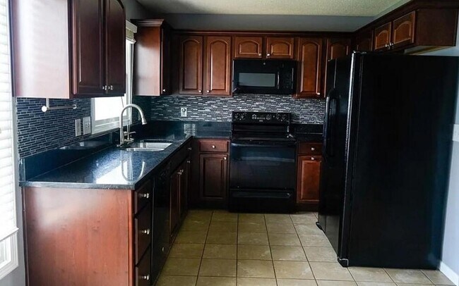 Primary Photo - 853 E 167th Ct