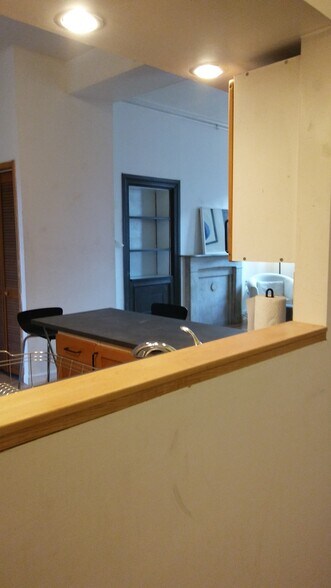 Apartment Entry - 605 N 11th St