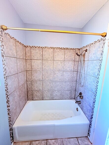 Building Photo - 914 Dover Pass