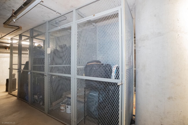 Building Photo - 1309 N Wells St