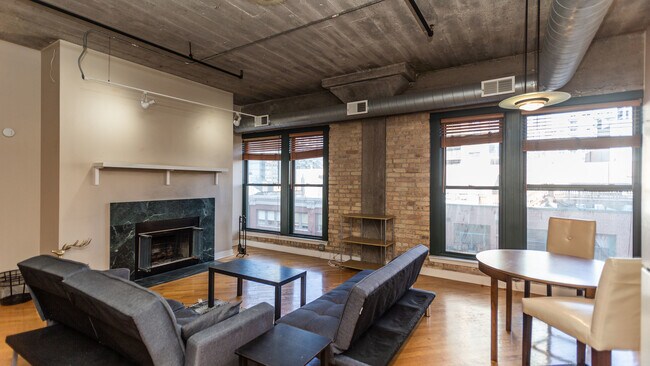 Building Photo - 411 W Ontario St