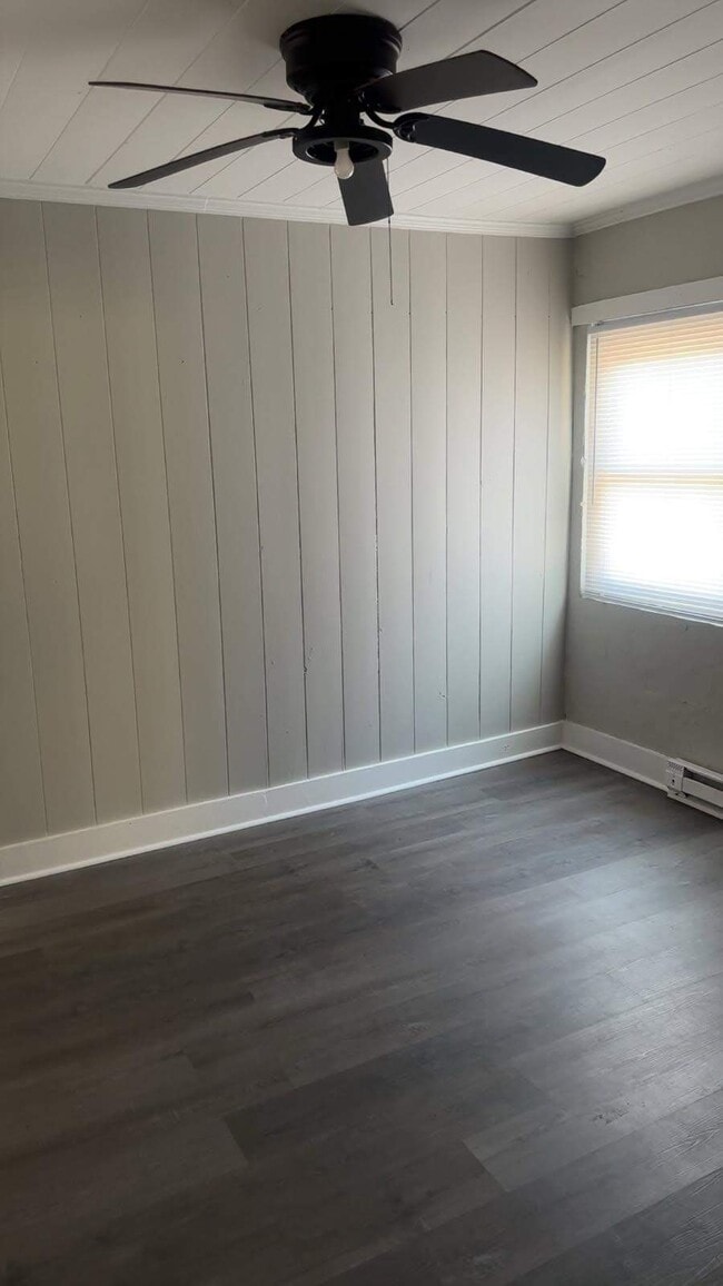 Building Photo - 805 Rountree Ave SE