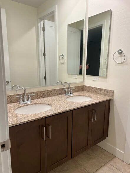 Building Photo - 3855 S McQueen Rd