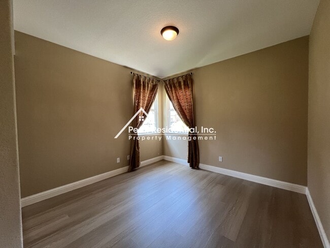 Building Photo - Beautiful 3bd/2.5ba Elk Grove Home