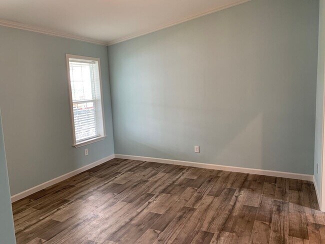 Building Photo - 6429 Forest Lake Dr
