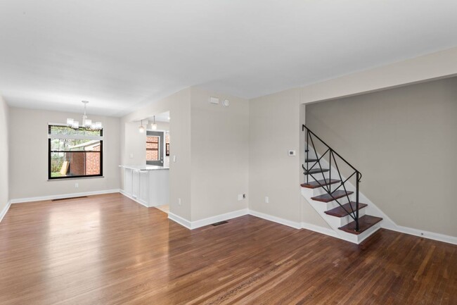 Building Photo - 638 Blenheim Rd