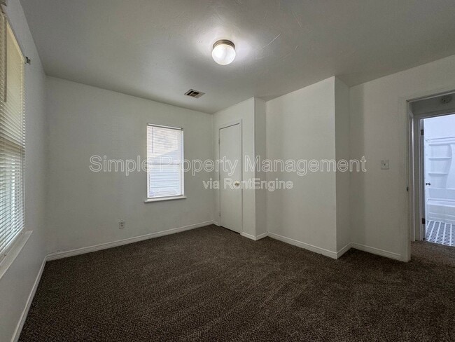 Building Photo - 1108 W Apache St