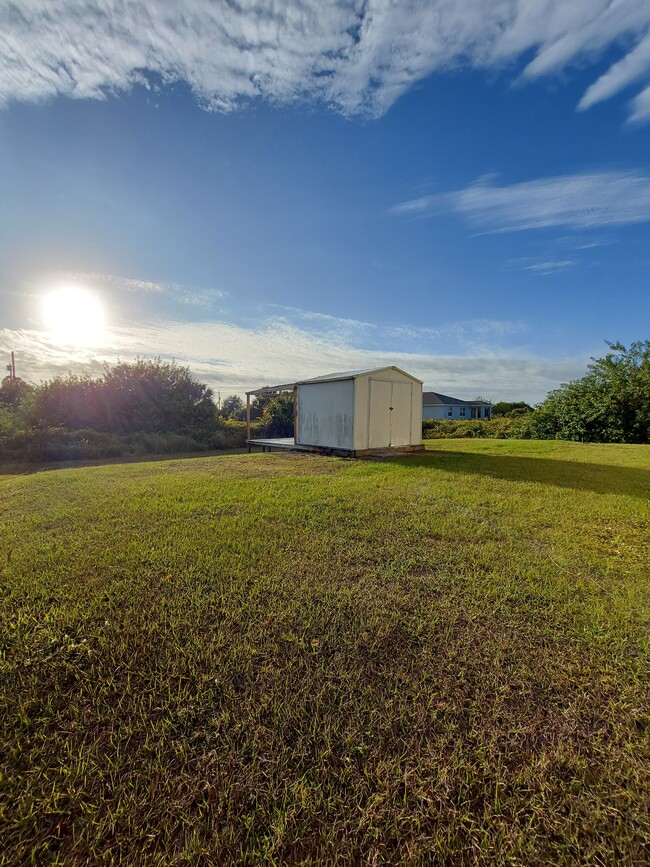 Building Photo - 8016 Olive Cir