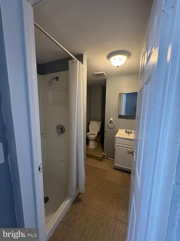 Building Photo - 5000 Litchfield Ave