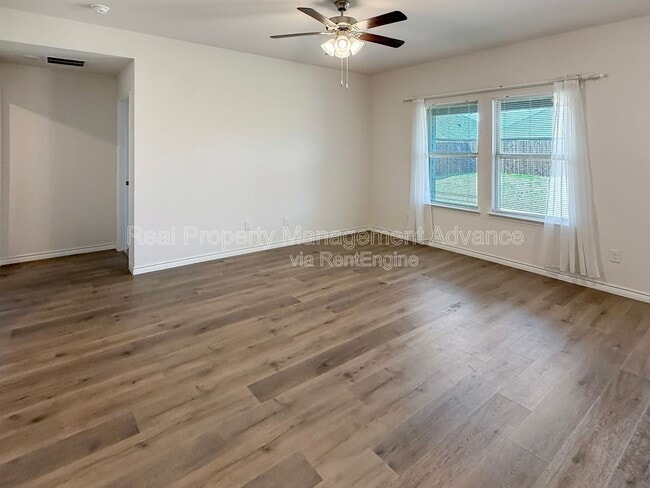 Building Photo - 1412 Blossom Ct Dr