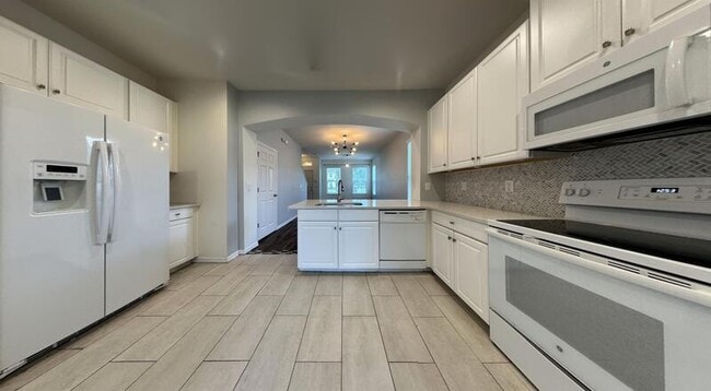 Building Photo - 7031 White Treetop Pl